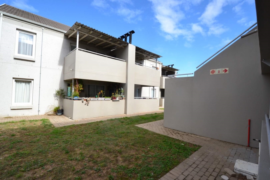 2 Bedroom Property for Sale in Klein Drakenstein Western Cape
